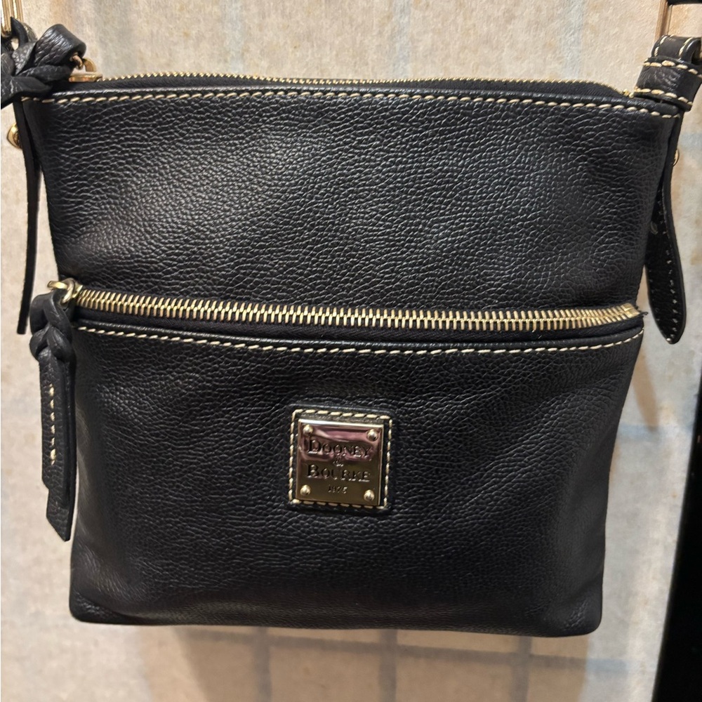 DOONEY & BOURKE Pebbled Leather Adjustable Crossbody Bag